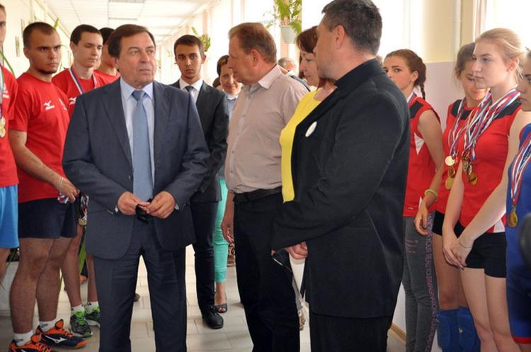 События НИУ «БелГУ» депутат областной думы, ректор ниу "белгу" олег полухин посетил валуйский район с рабочим визитом